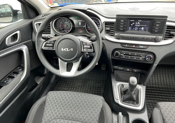 Kia Ceed cena 77900 przebieg: 17500, rok produkcji 2022 z Ćmielów małe 326